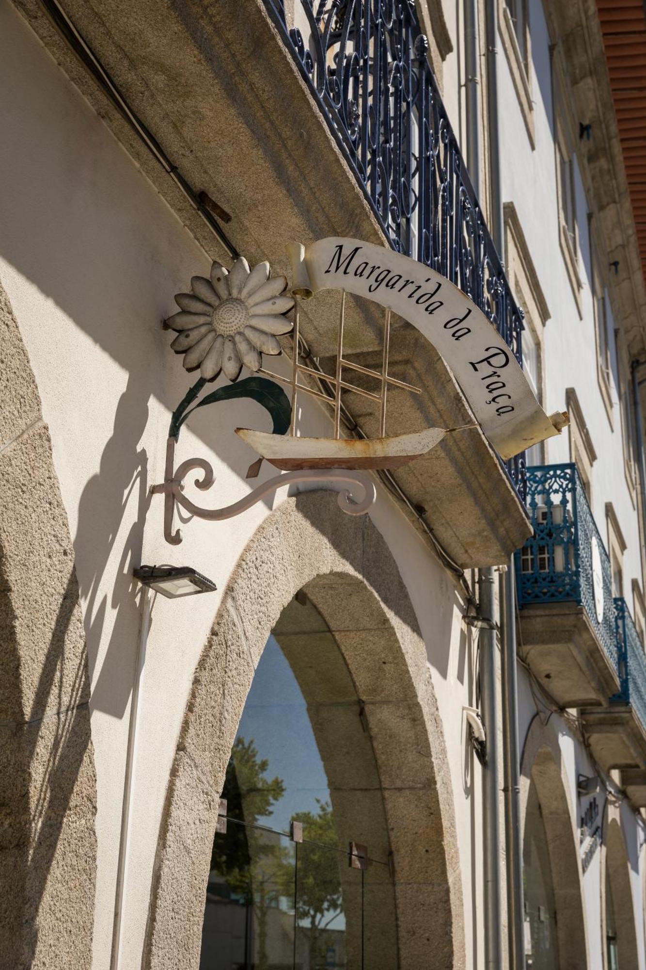 Hotel Margarida Da Praca Viana do Castelo Exterior photo