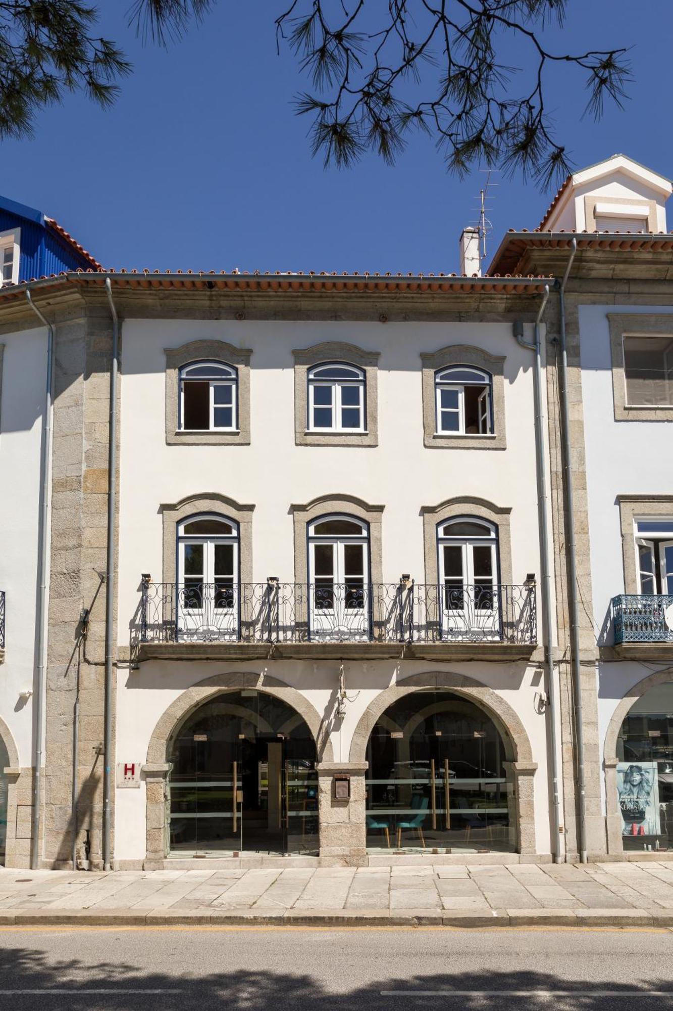 Hotel Margarida Da Praca Viana do Castelo Exterior photo